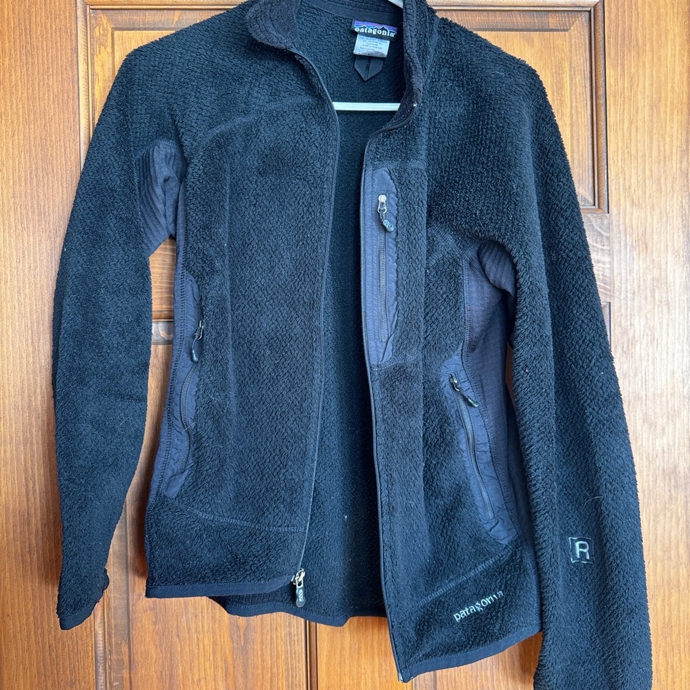 Patagonia Black Women's Full-Zip Fleece Jacket - Picture 2 of 6